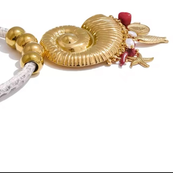 Golden Seashell Pendant Necklace – Nautical Charm with Natural Stone Accents - Picture 9 of 17